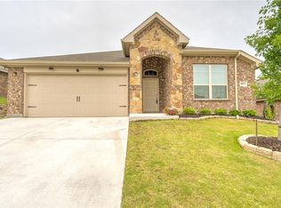 10853 Live Oak Creek Dr, Fort Worth, TX 76108