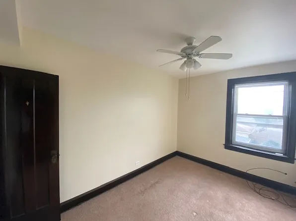 5615 W Wellington Ave #3W, Chicago, IL 60634