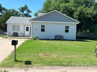 515 E 2nd St, Ellinwood, KS 67526