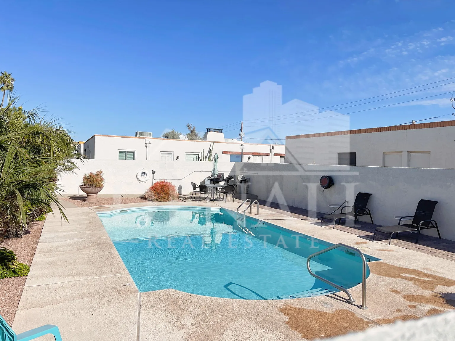 2 bed, 1.0 bath, 728 sqft, $1,495 — Photo 1