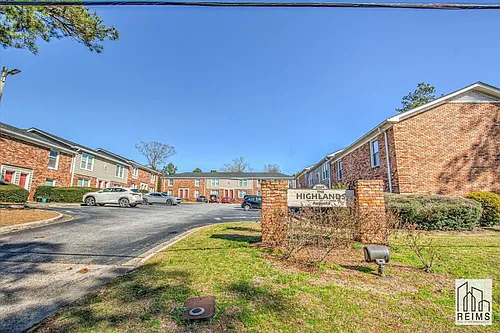 2201 Walden Dr Photo 1