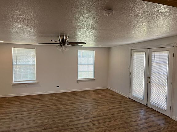 5th image of 9525 Vicksburg Dr