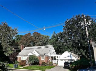 250 Mortimer Ave, Rutherford, NJ 07070