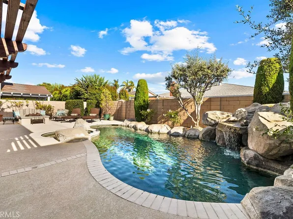 6792 Loyola Dr, Huntington Beach, CA 92647
