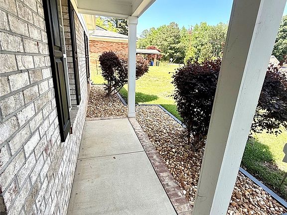 3rd image of 604 Raven Pl