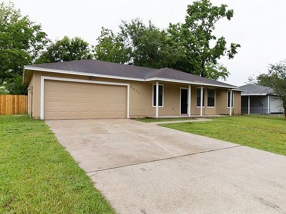 2nd image of 2052 Tickford St