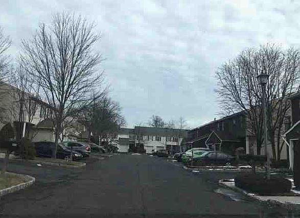 2nd image of 981 Valley St #3