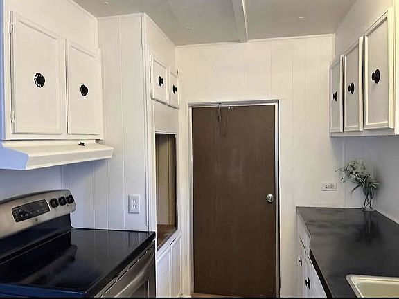 5th image of 10085 N Loop Rd #9