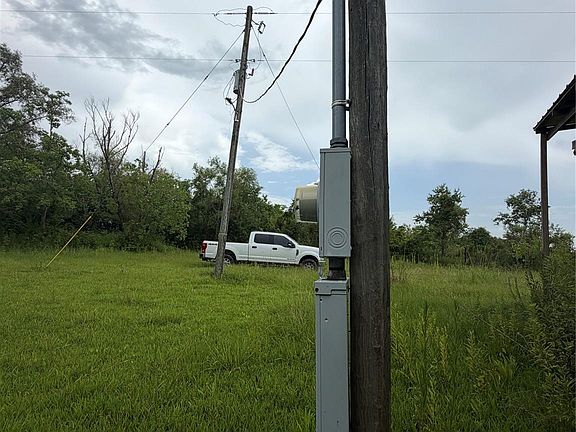 4th image of 1597 Fm 686