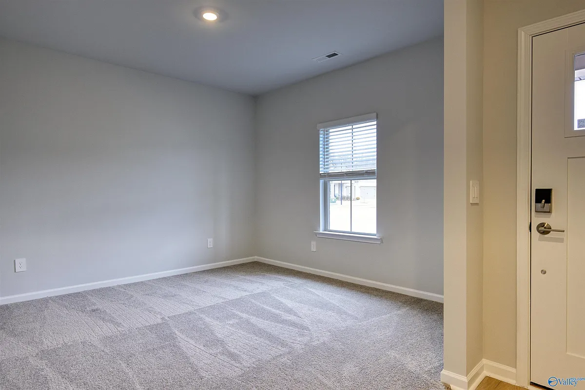 Building Photo - 12392 Whitcomb Cir