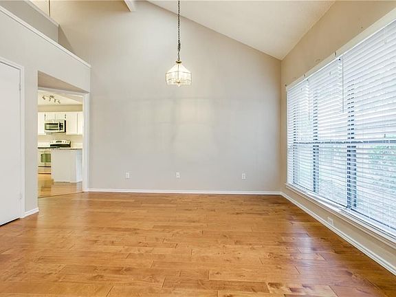 5th image of 1419 Golden Gate Dr