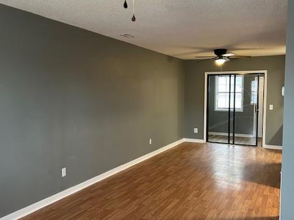 15 Village Ln #160-103