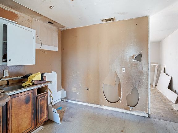 5th image of 1201 Lloyd Ave