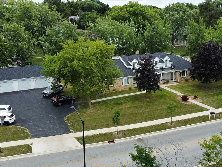 853 Thackeray Trl — Photo 25