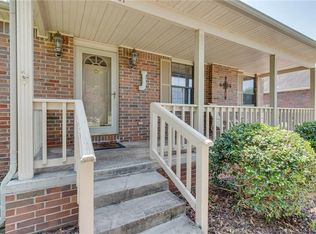 801 Ditmars Rd, Prairie Grove, AR 72753