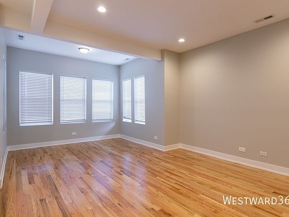 3rd image of 5426 S Ingleside Ave #3N