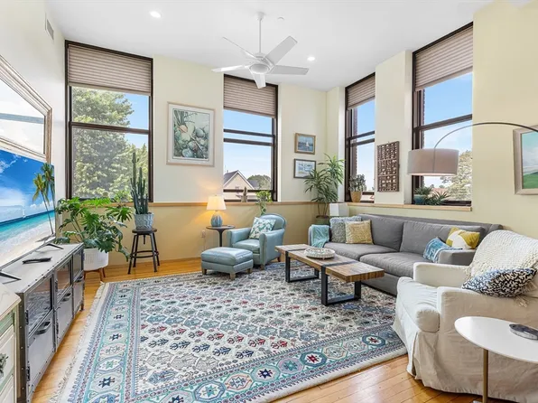 68 Central Ave Unit 306, Medford, MA 02155
