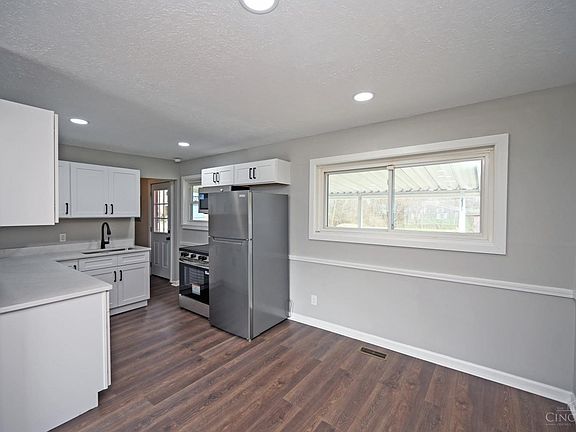 5th image of 3892 Michael Dr