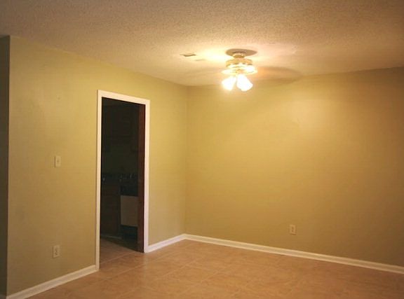 3rd image of 133 Stoneybrooks Pl Side B