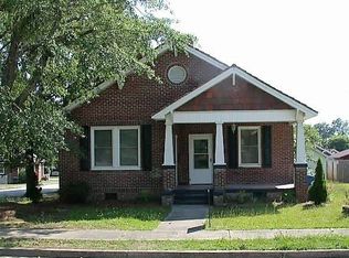 100 Cothran St, Ninety Six, SC 29666