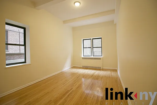 Rented by Link NY Realty | media 8