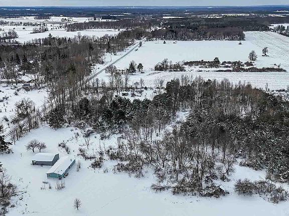 2nd image of 10380 Seventeen Mile Rd