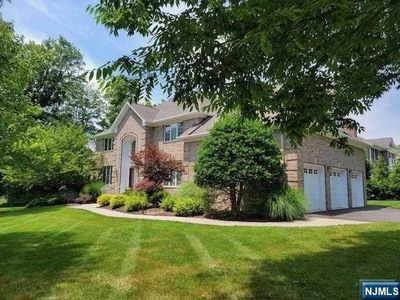 601 Peterson Farm Ct, River Vale, NJ, 07675