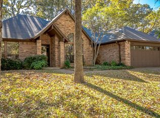 2137 S Winding Creek Dr, Grapevine, TX 76051