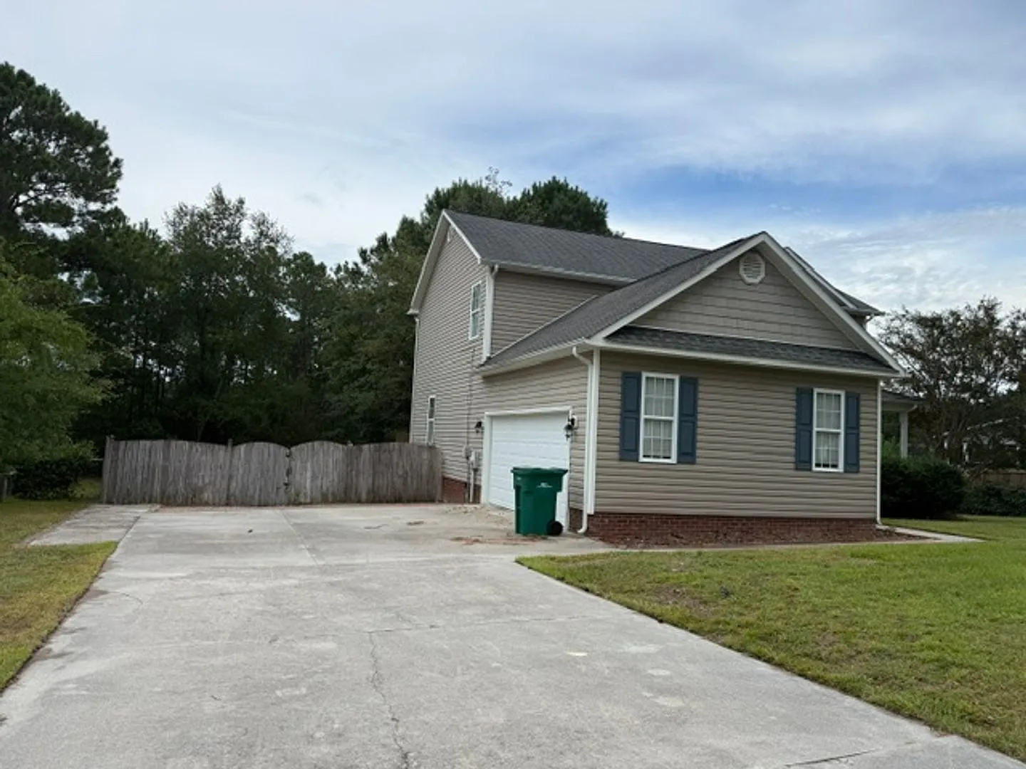 Welcome to Grantwood 3-bedroom w/2 available flex rooms — Photo 2