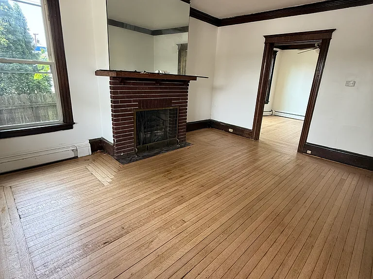 1073 Madison Ave #1 — Photo 2