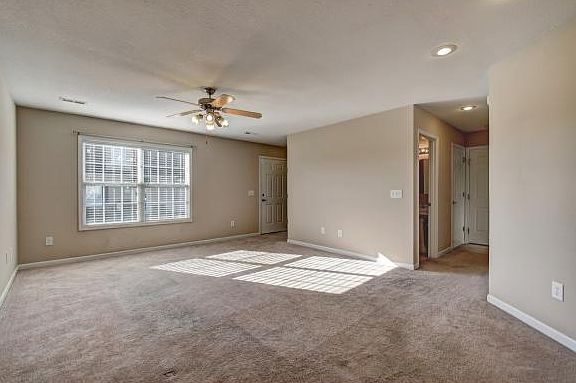 5th image of 401 Stratford Ct