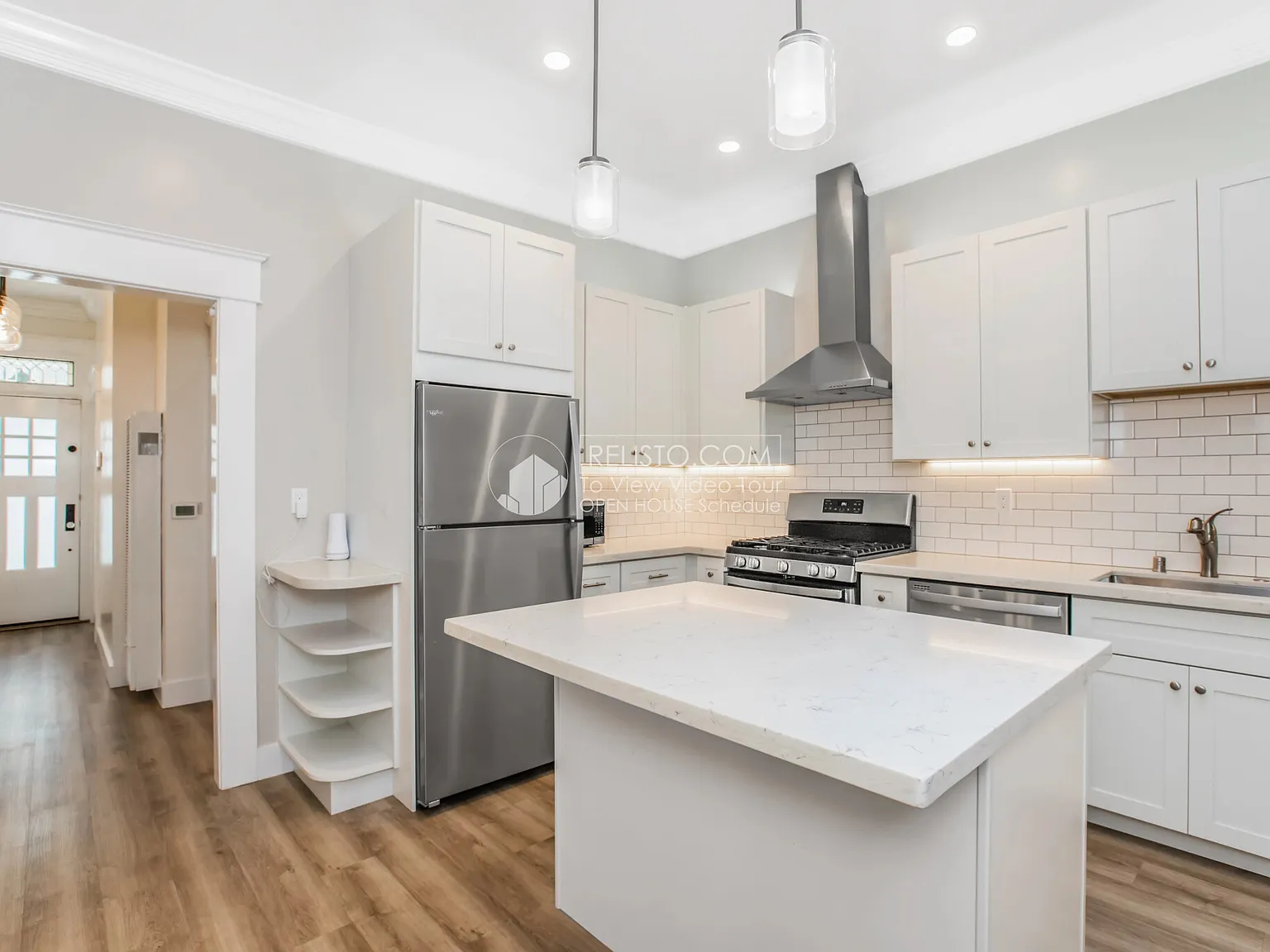 2 bed, 1.0 bath, 900 sqft, $4,950 — Photo 3