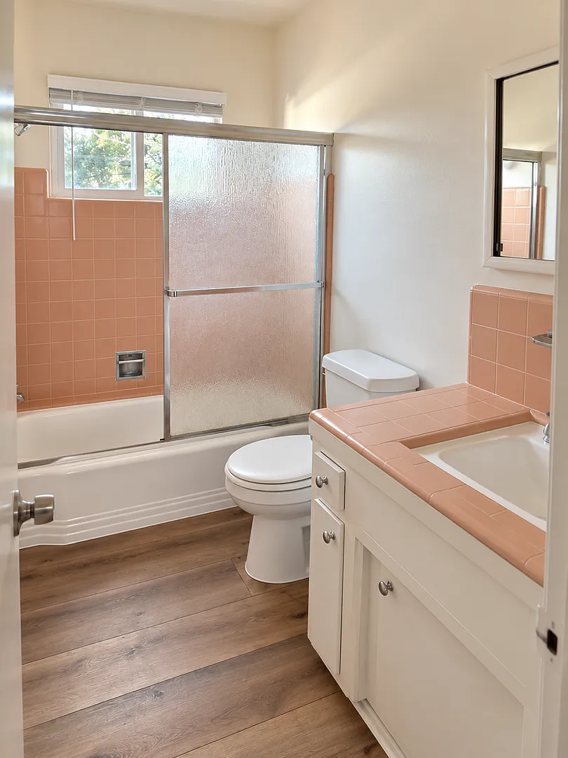 206 N Normandie Avenue — Photo 2