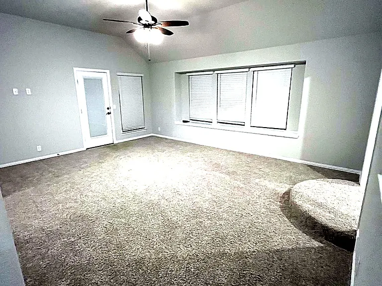 2909 Parkwood Cir — Photo 14