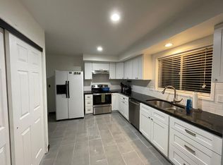 11937 NE Holladay St, Portland, OR 97220