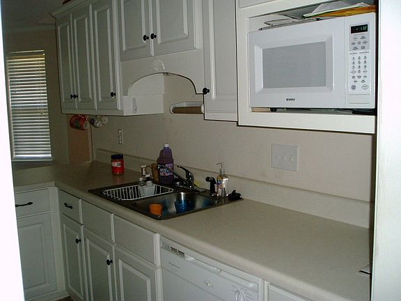5th image of 523 Country Glen Dr
