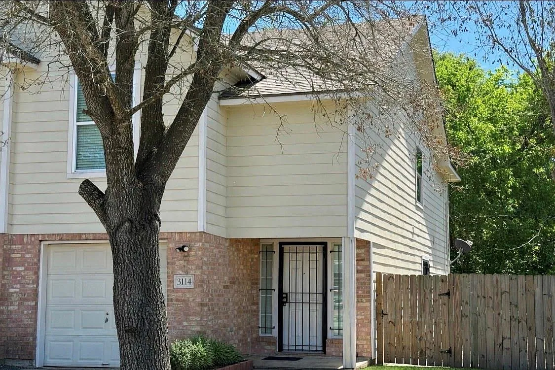 3 bed, 2.5 bath, 1724 sqft, $2,250 — Photo 2