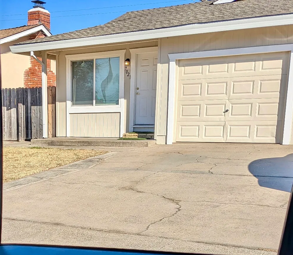 2 bed, 885 sqft, $2,050 — Photo 1