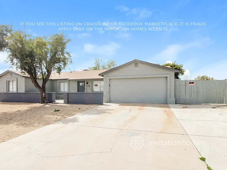 4512 N 81st Dr — Photo 2