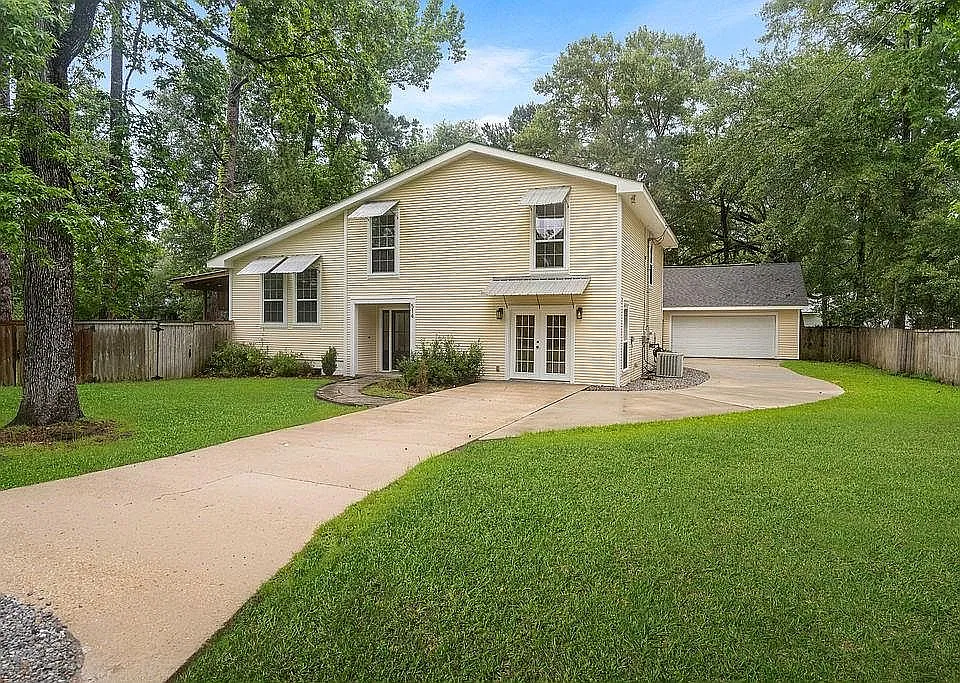 4 bed, 2703 sqft, $2,600 — Photo 1
