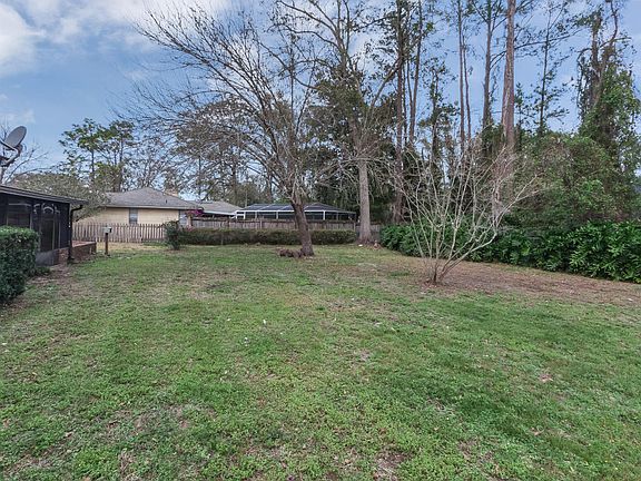 4th image of 11777 Loretto Woods Ct