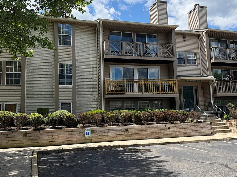 9 Cranberry Ct — Photo 1
