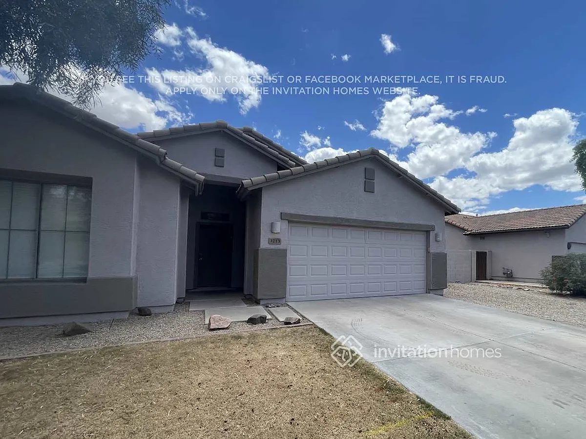 Building Photo - 3213 S 103rd Dr