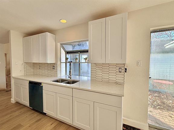 4th image of 4243 Timberglen Rd