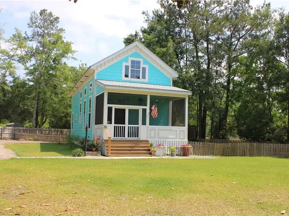 29284 Rouville Rd, Lacombe, LA 70445