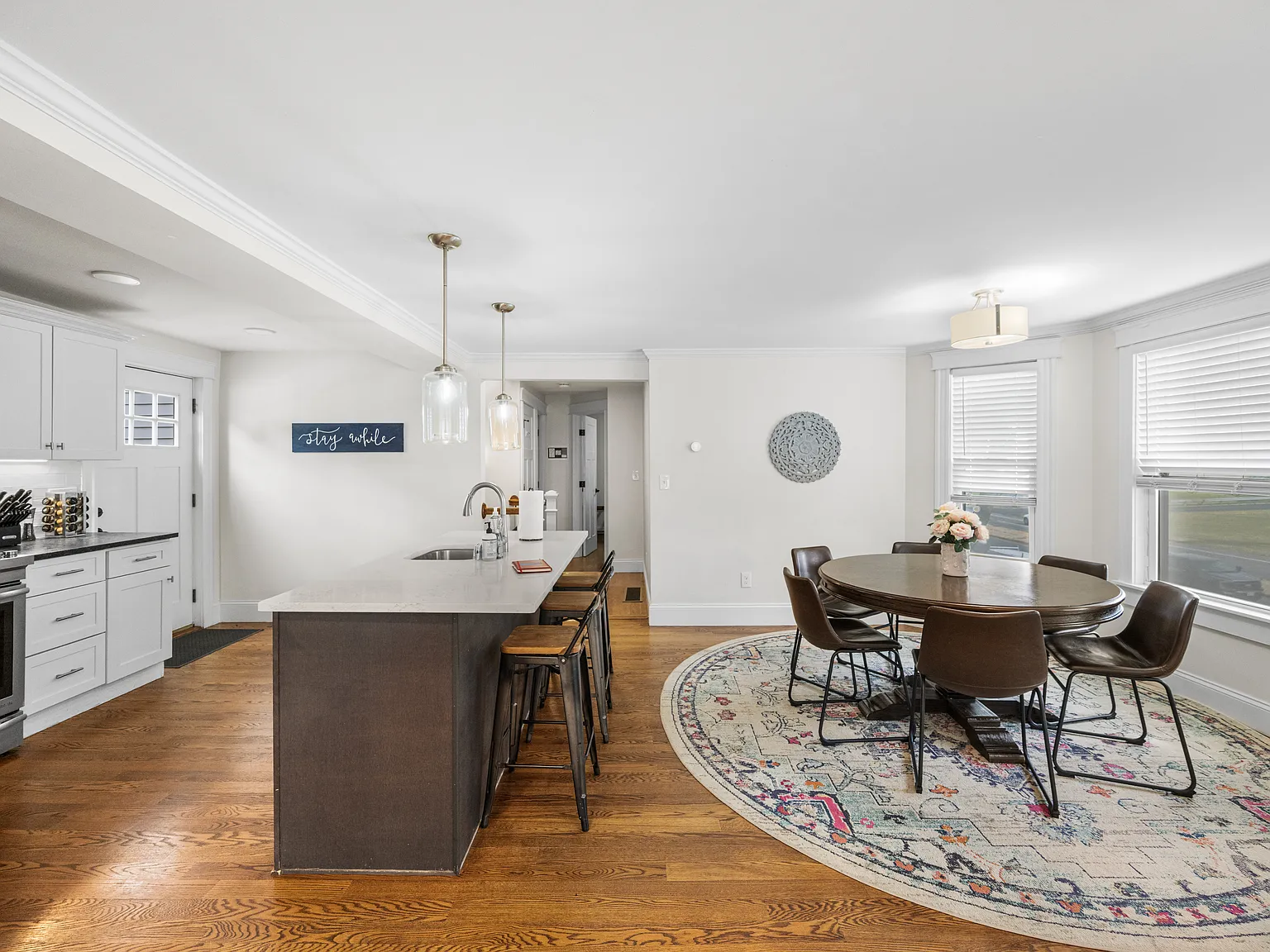3 bed, 1431 sqft, $3,900 — Photo 2