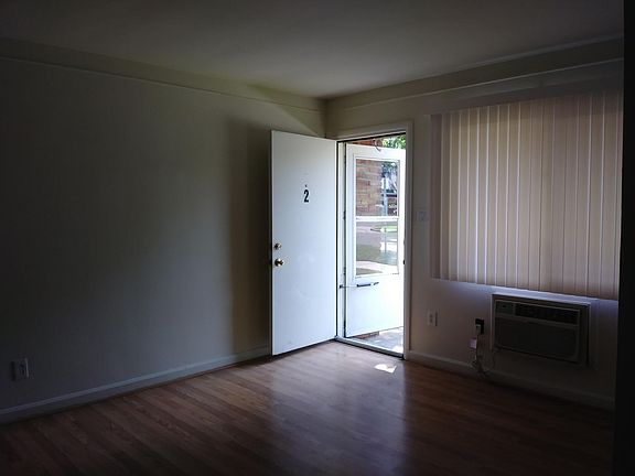 2nd image of 800 E Lincoln Ave APT 2