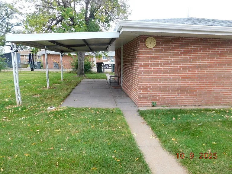 1720 Short St — Photo 24