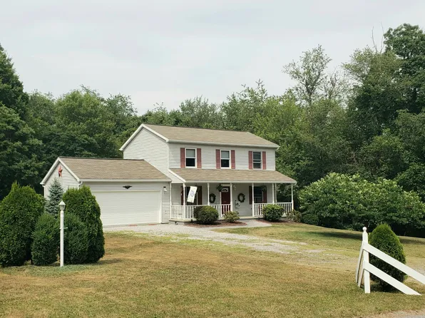304 Deer Run Dr, Roaring Spring, PA 16673
