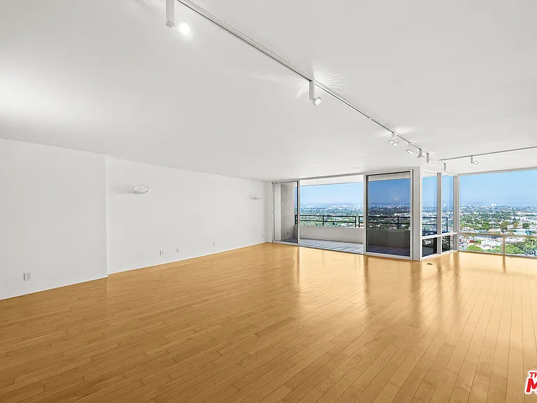 4316 Marina City Dr #1033 — Photo 11
